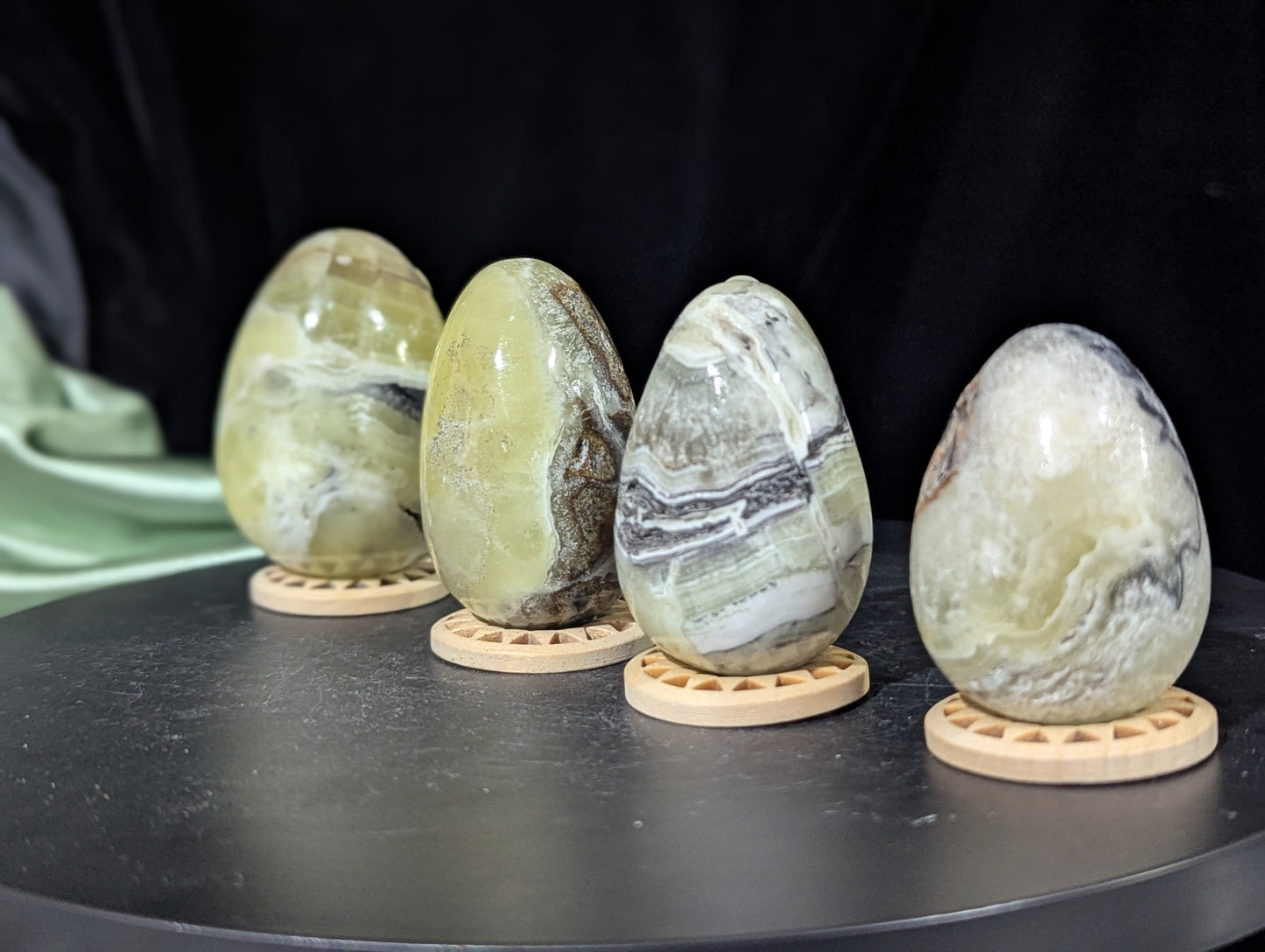 Brucite Eggs