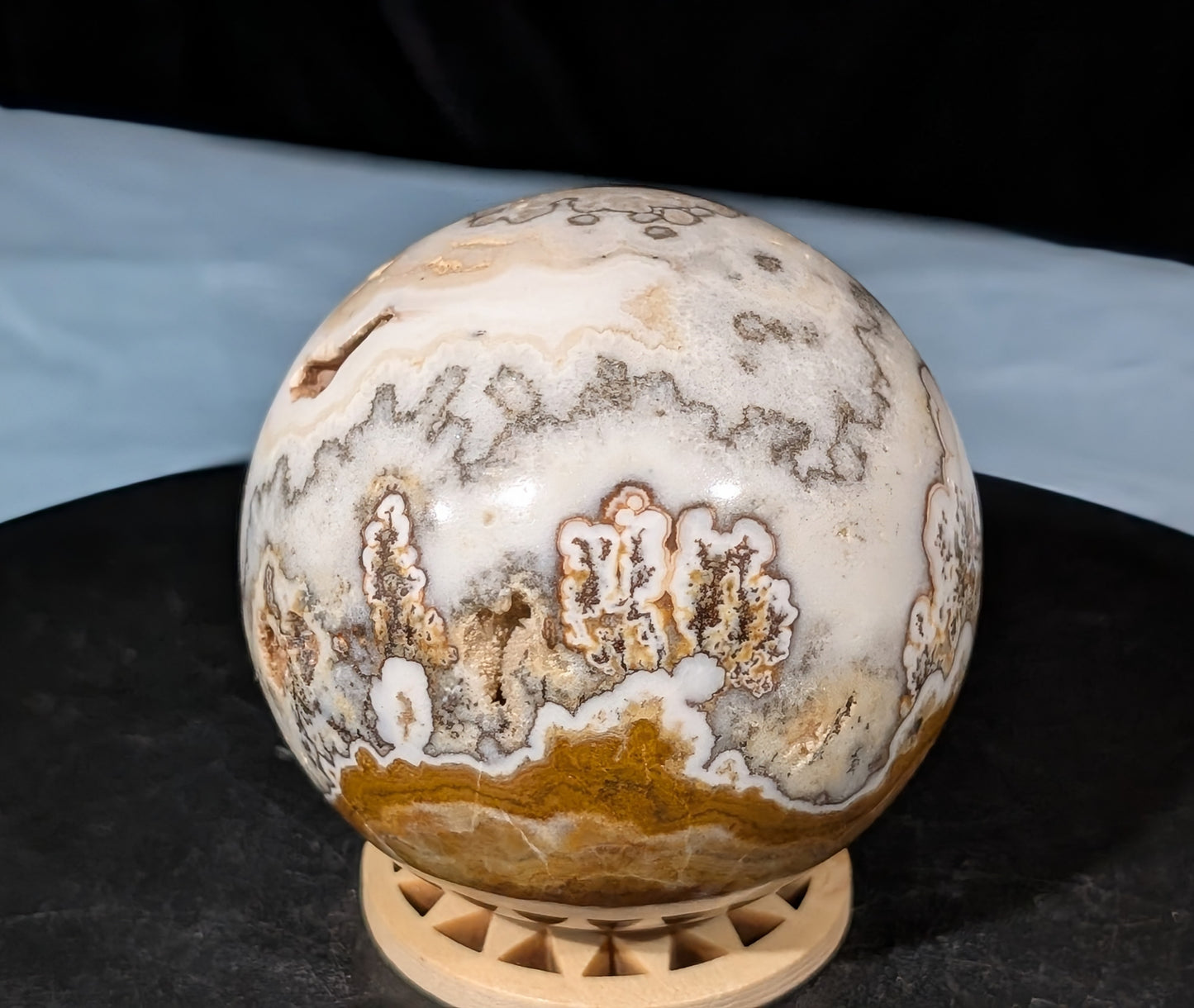 Dendritic Calcite Sphere