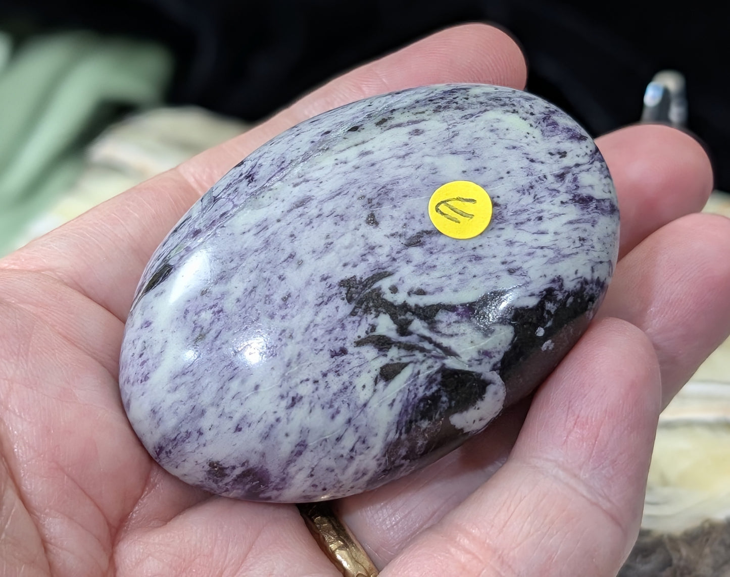 Kammererite Palm Stone