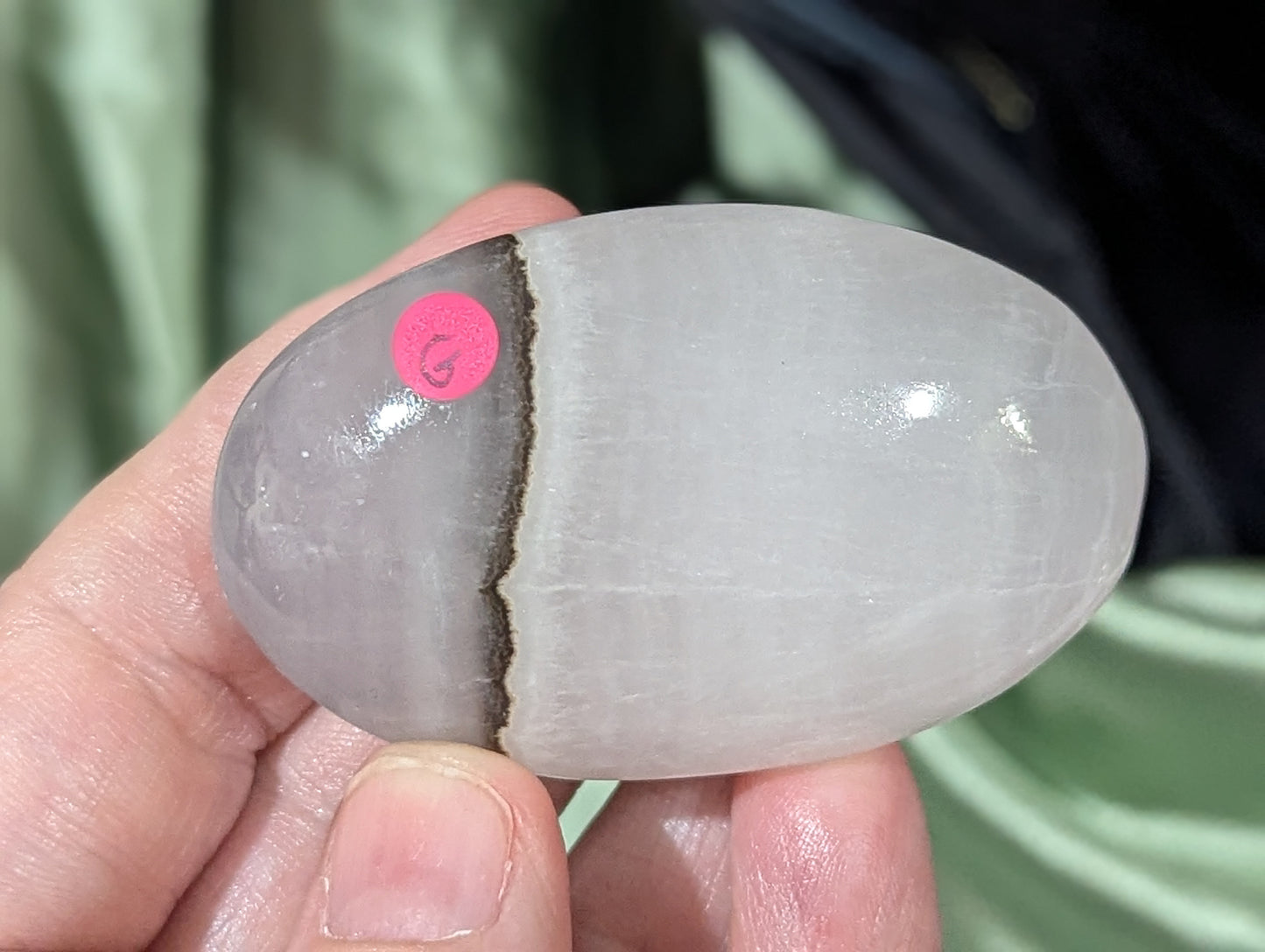 Smoky Mangano Palm Stone