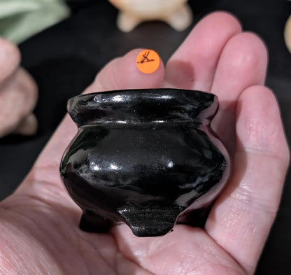Black Jade Cauldron Sphere Holder