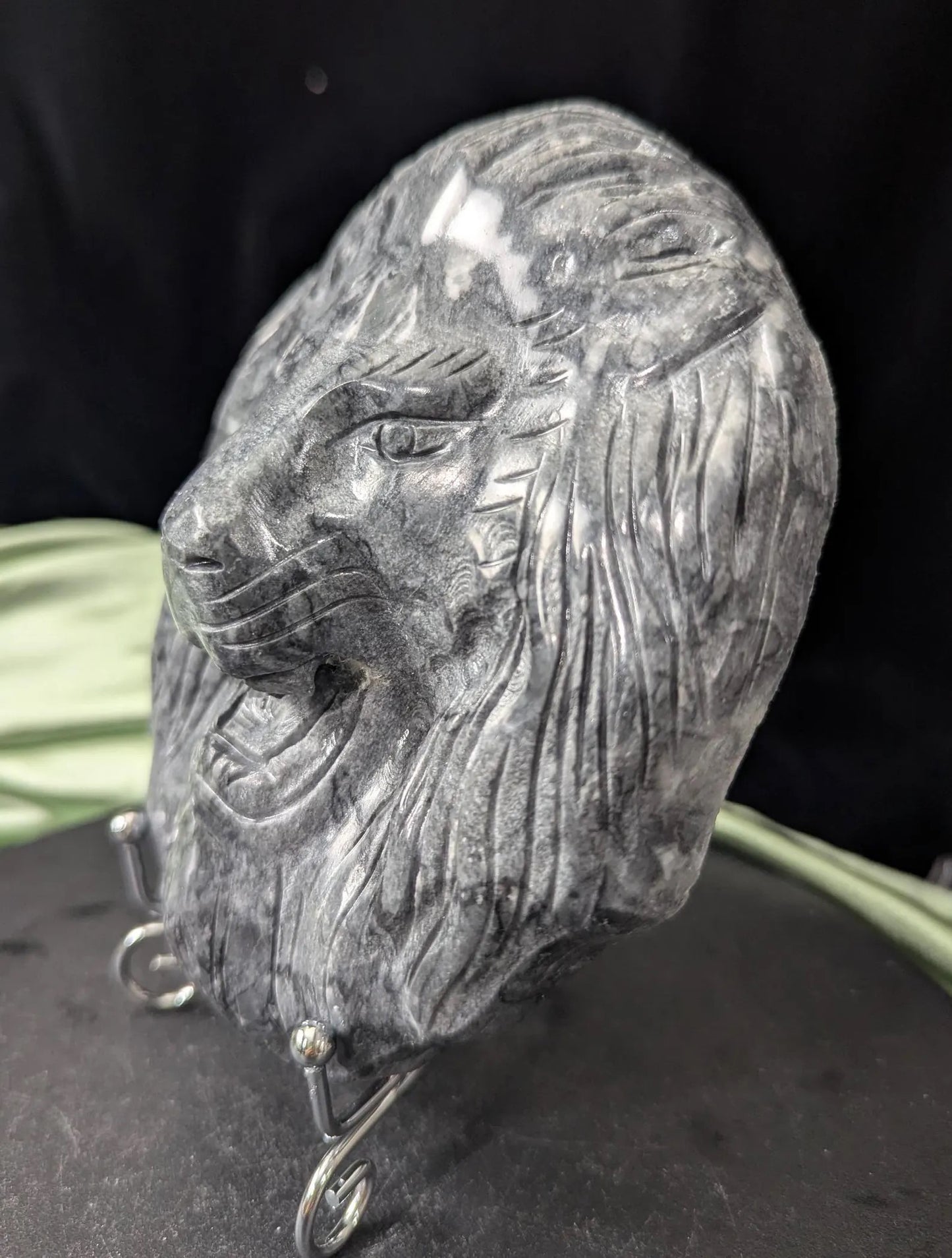 Black Jade Lion Head Carving 2E