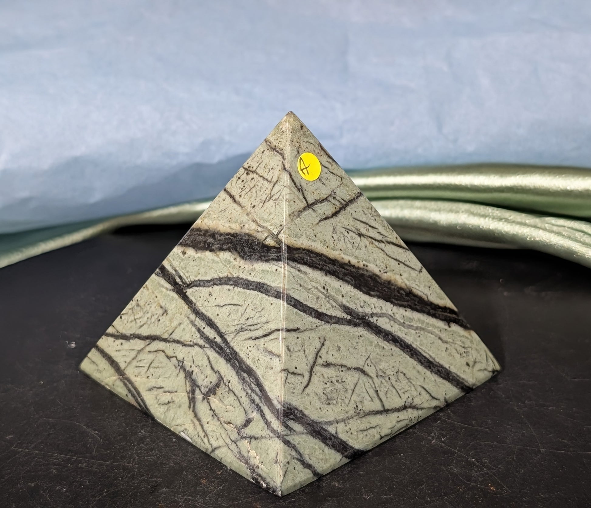 Black Line Serpentine Pyramid 1A1