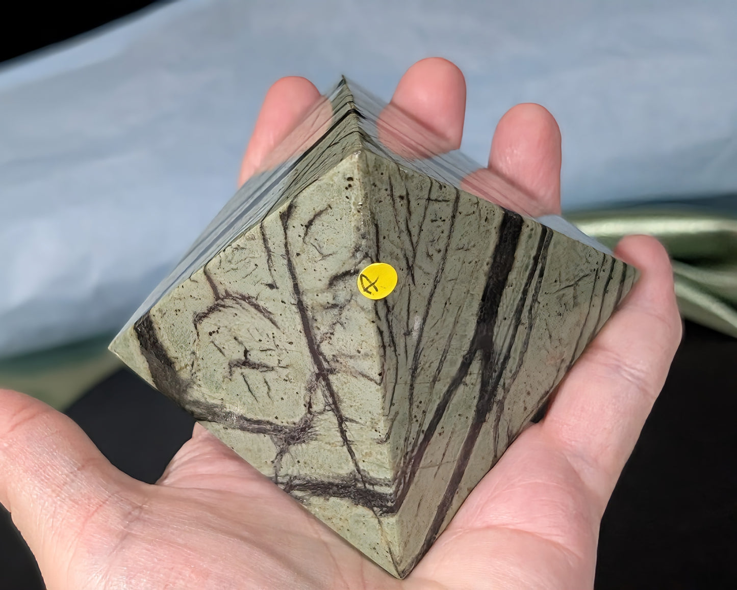 Black Line Serpentine Pyramid 1A3