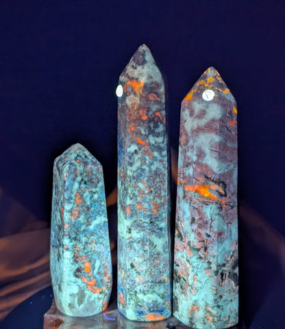 UV Reactive Blue Hackmanite Towers