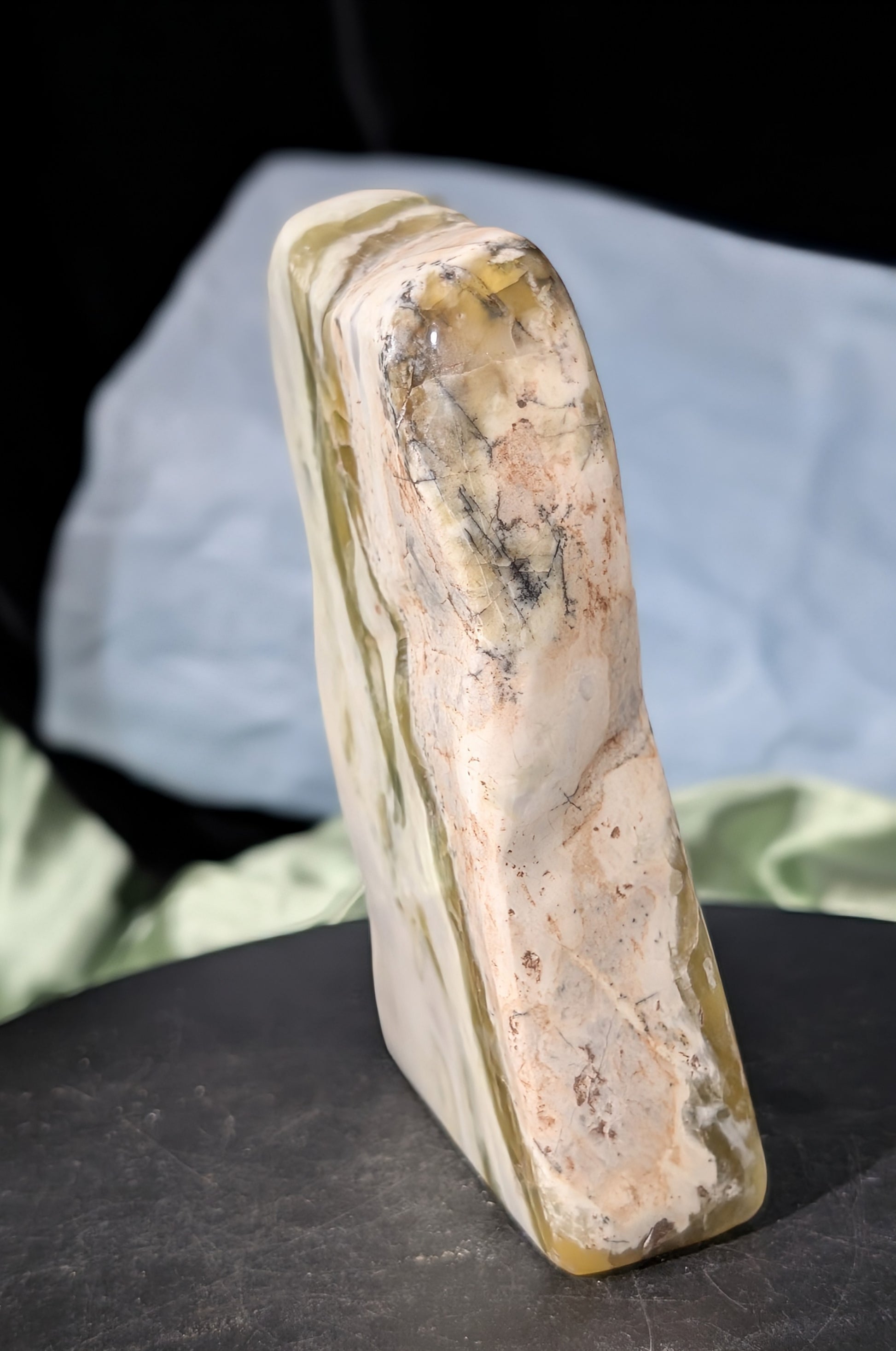 Creamy Green Vein Serpentine Freeform