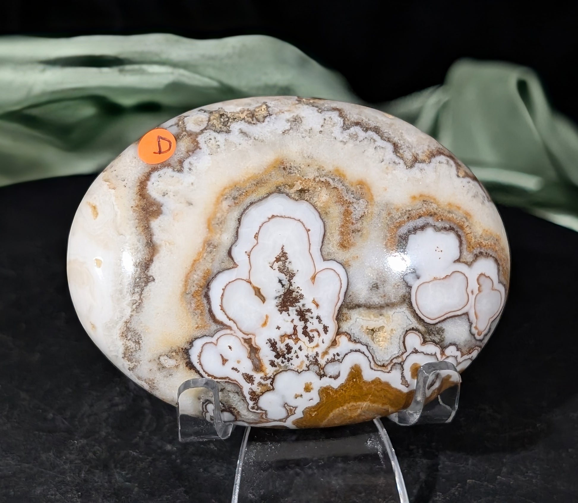Dendritic Calcite Palm Stone 1D1