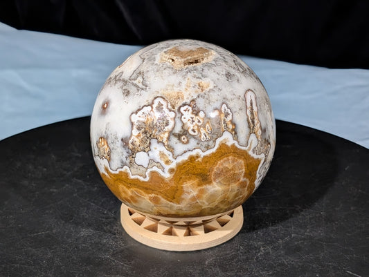 Dendritic Calcite Sphere