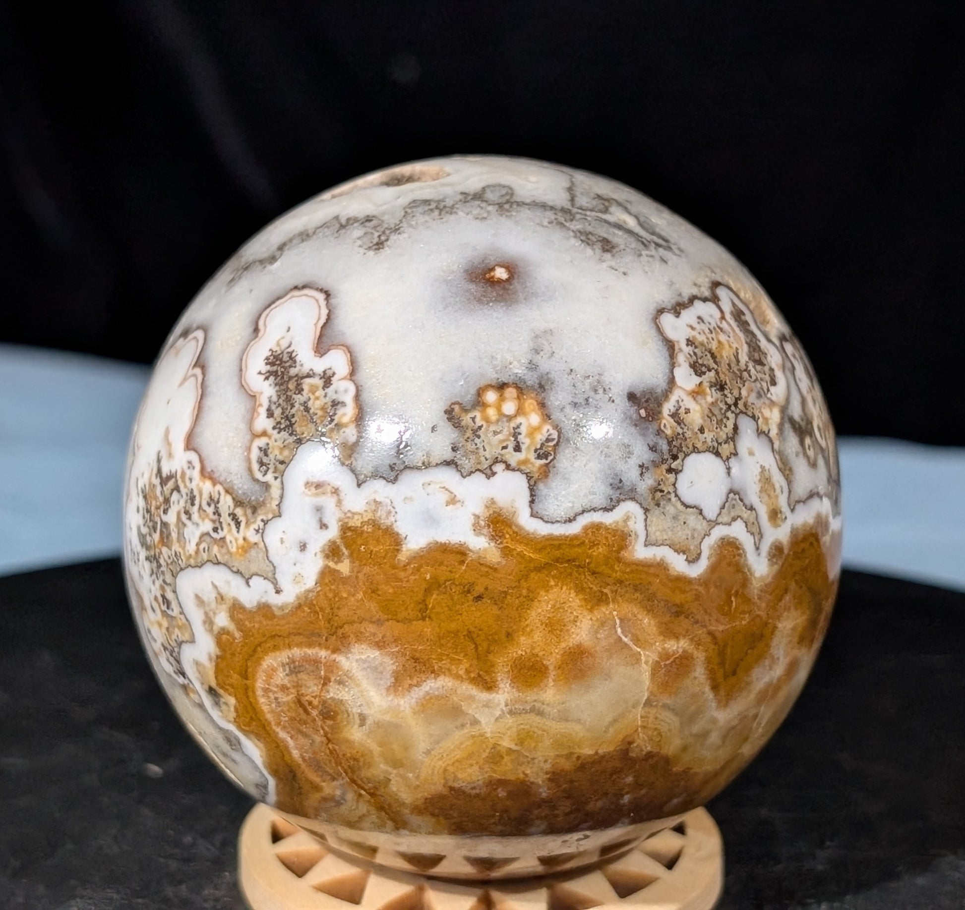 Dendritic Calcite Sphere