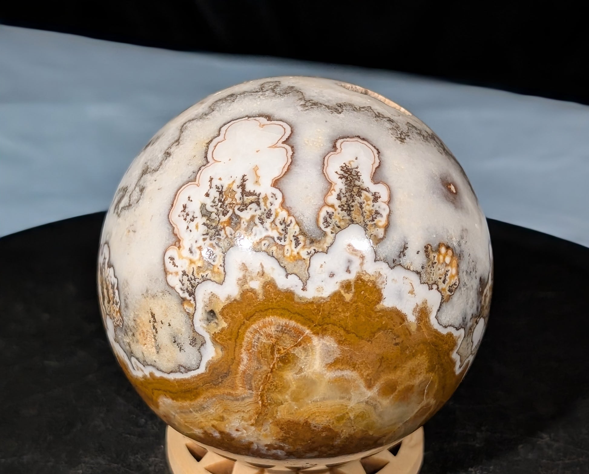 Dendritic Calcite Sphere