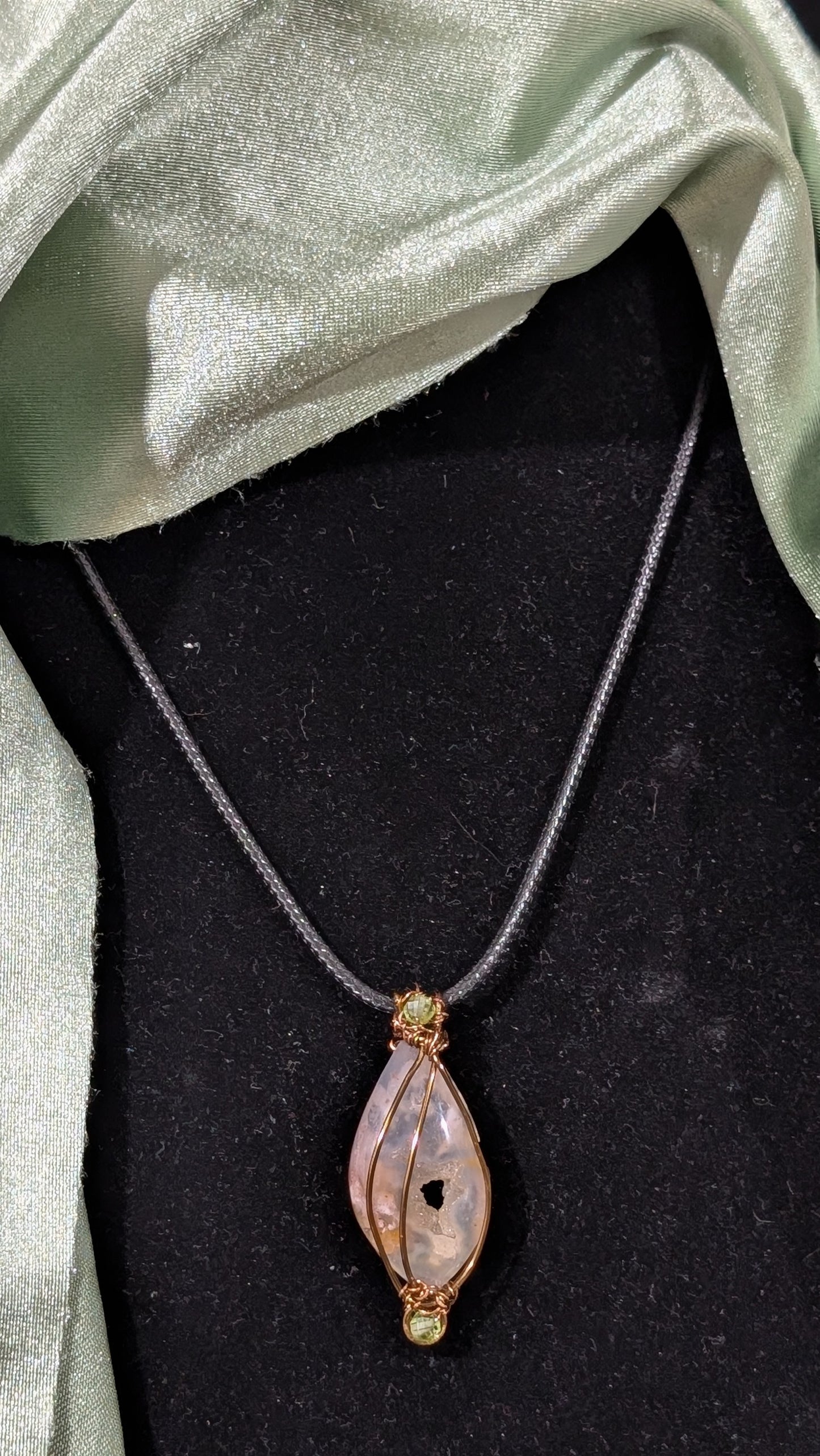 Druzy Quartz Wire Wrapped Pendant 1G