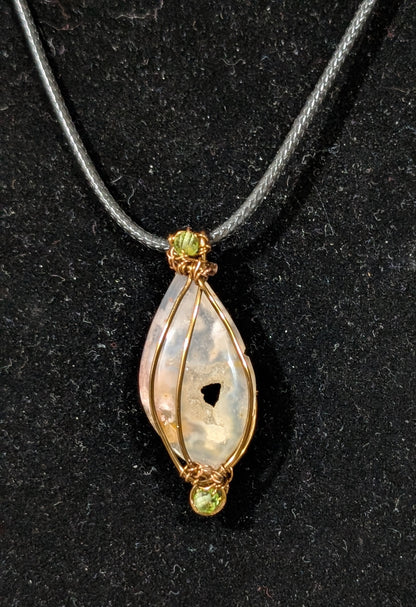 Druzy Quartz Wire Wrapped Pendant 1H
