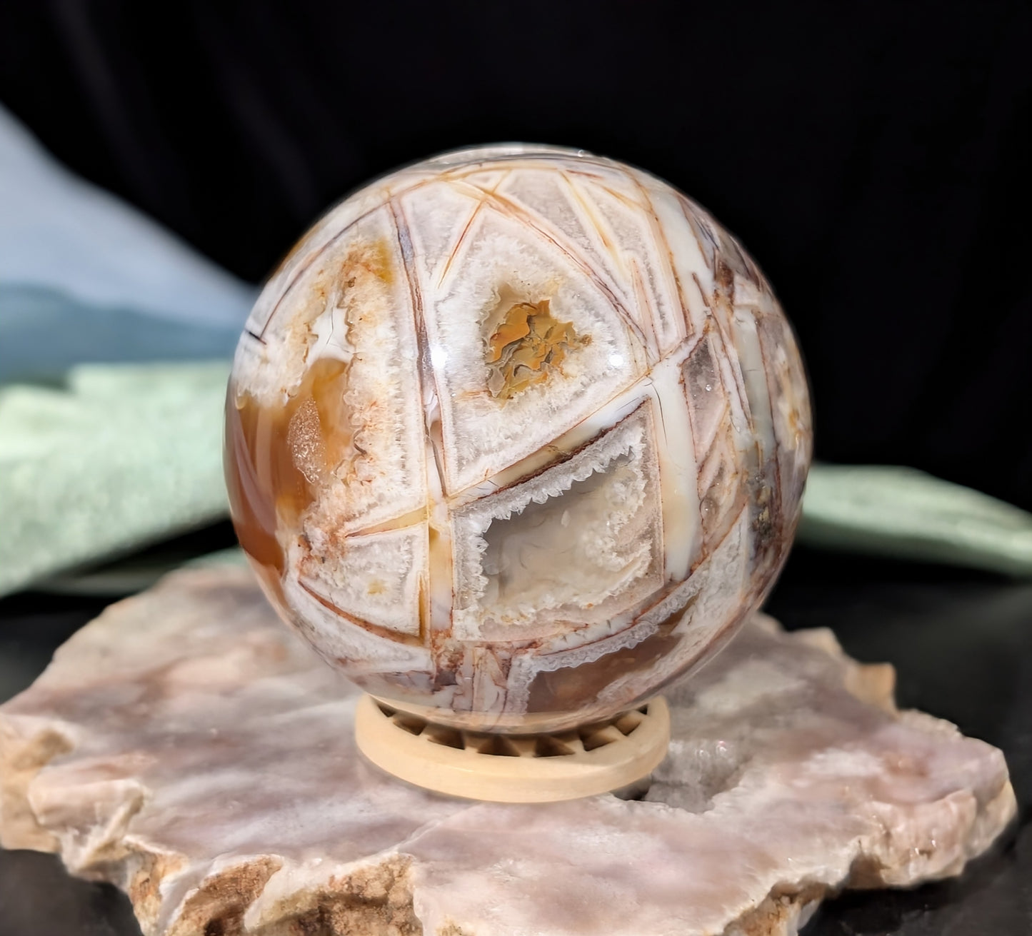 Fire Agate Sphere 1L