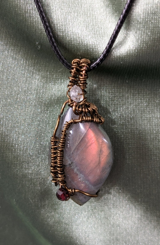 Flashy Labradorite Pendant