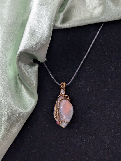 Flashy Labradorite Pendant