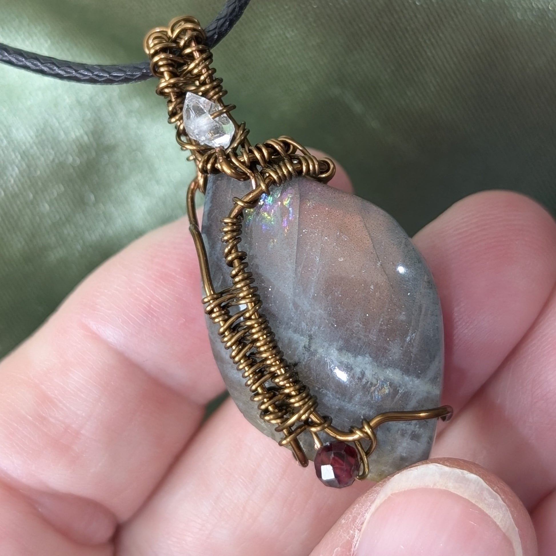Flashy Labradorite Pendant