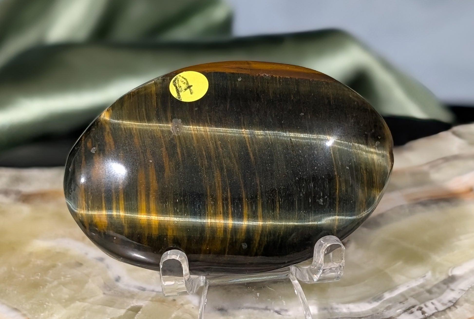 Flashy Tiger Eye Palm Stone
