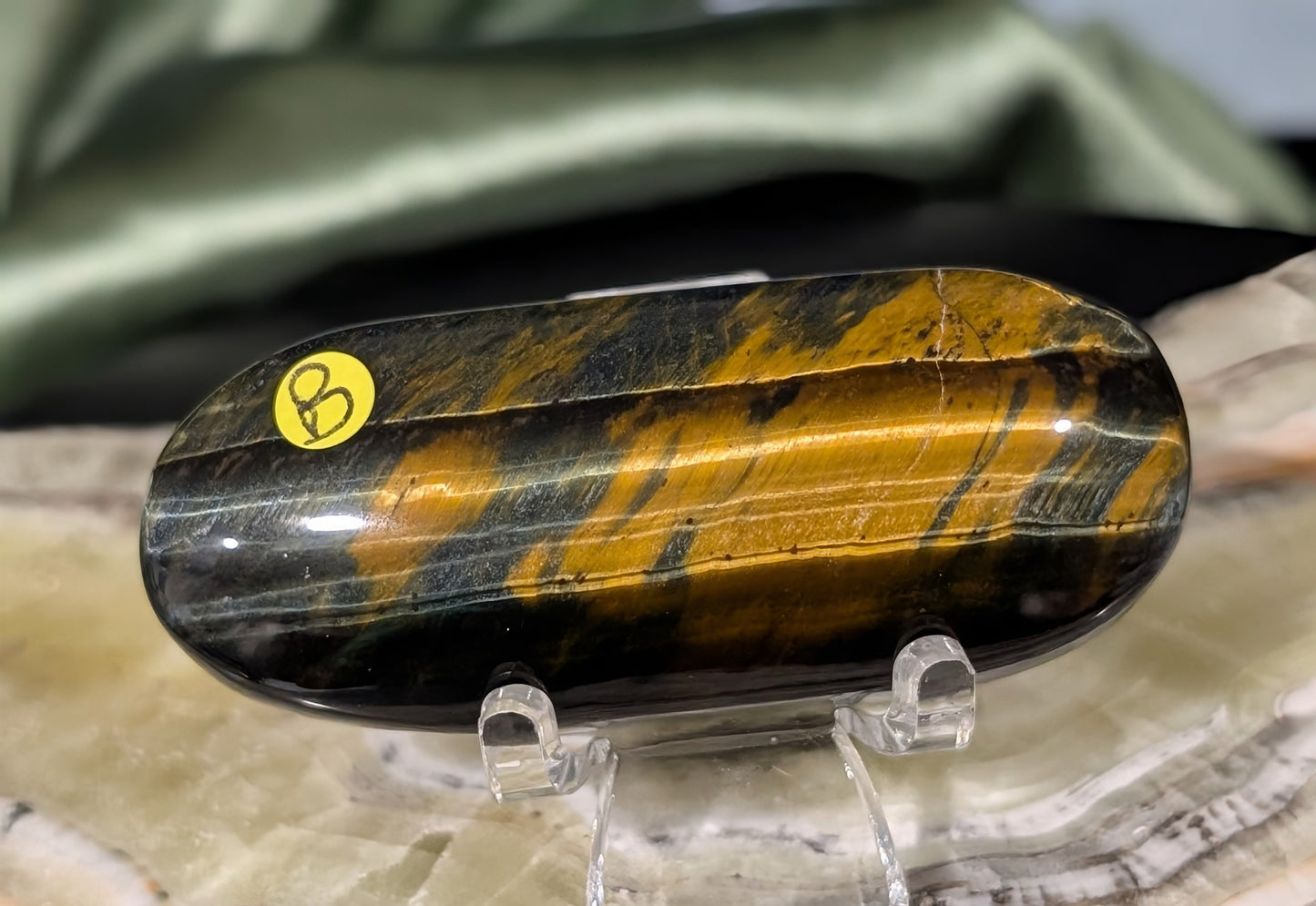 Flashy Tiger Eye Palm Stone