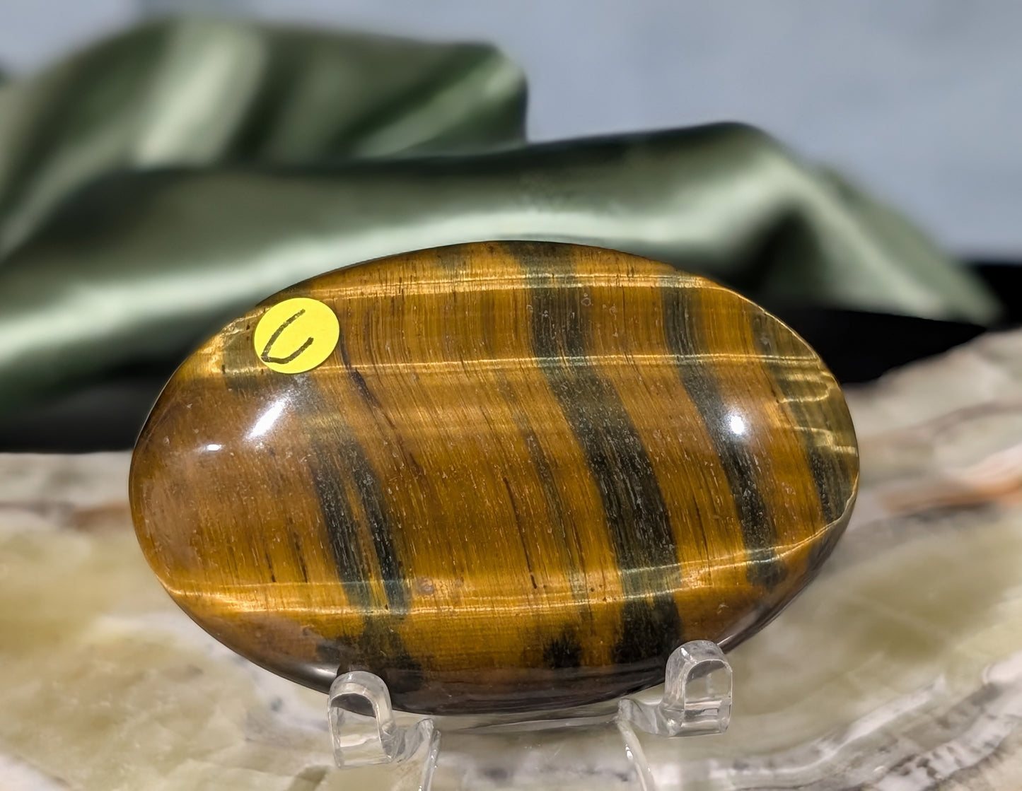 Flashy Tiger Eye Palm Stone