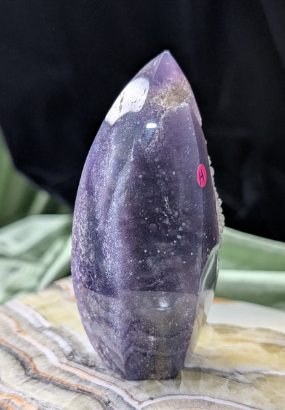 Grape Agate Spear Point Flame