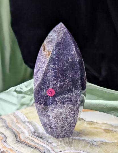 Grape Agate Spear Point Flame