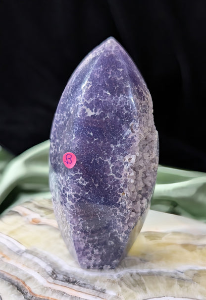 Grape Agate Spear Point Flame