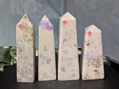 UV Reactive Hackmanite Towers