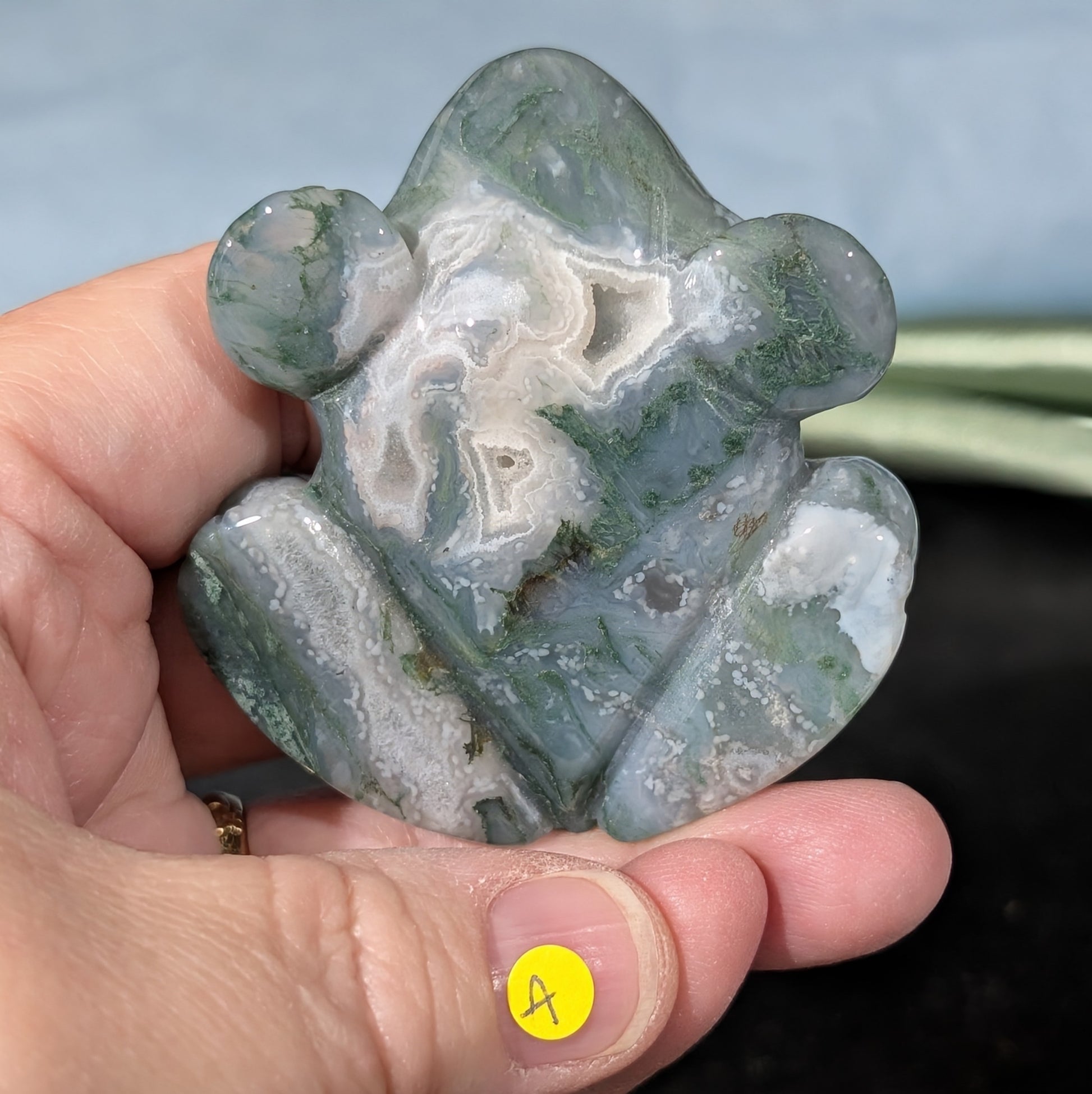 Hand Carved Moss Agate Frog Figurine 1A2