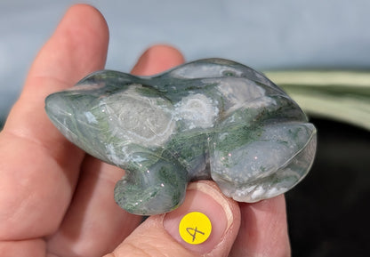 Hand Carved Moss Agate Frog Figurine 1A6