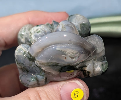Hand Carved Moss Agate Frog Figurine 1B7