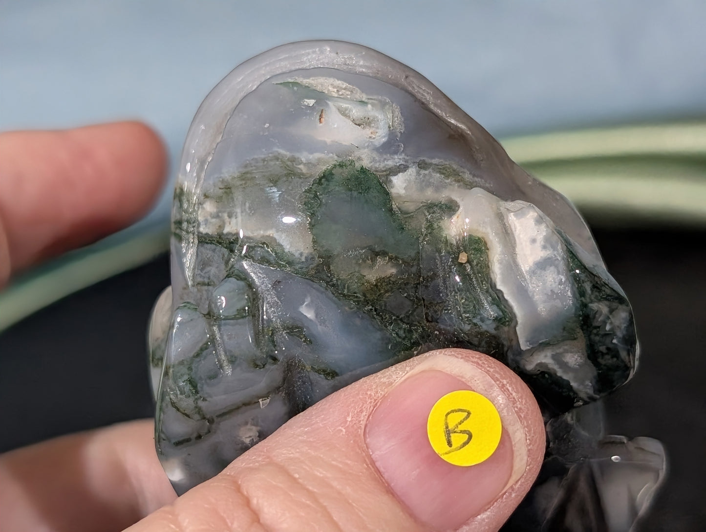 Hand Carved Moss Agate Frog Figurine 1B8