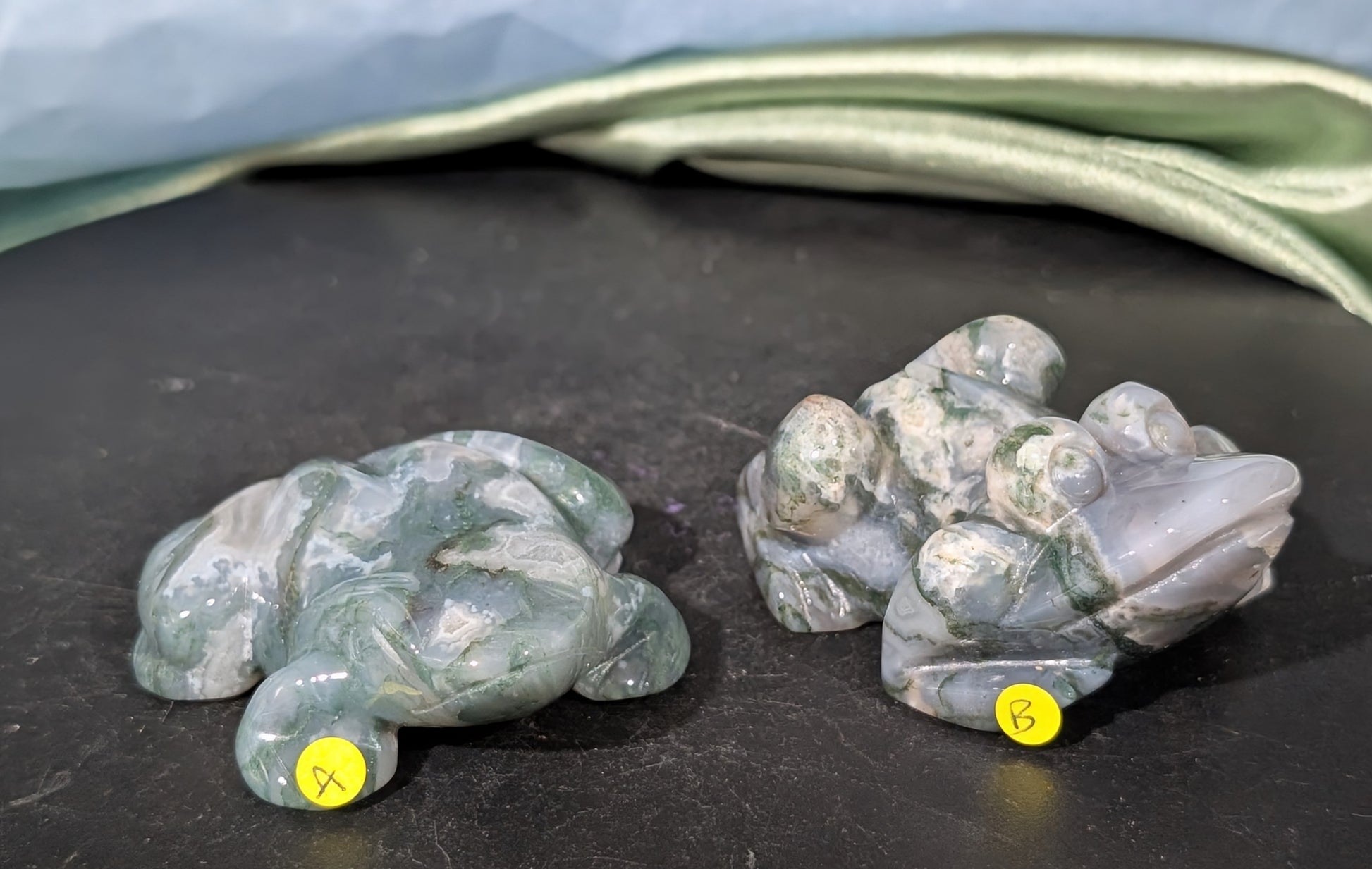 Hand Carved Moss Agate Frog Figurines