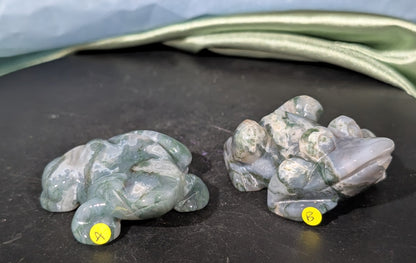 Hand Carved Moss Agate Frog Figurines