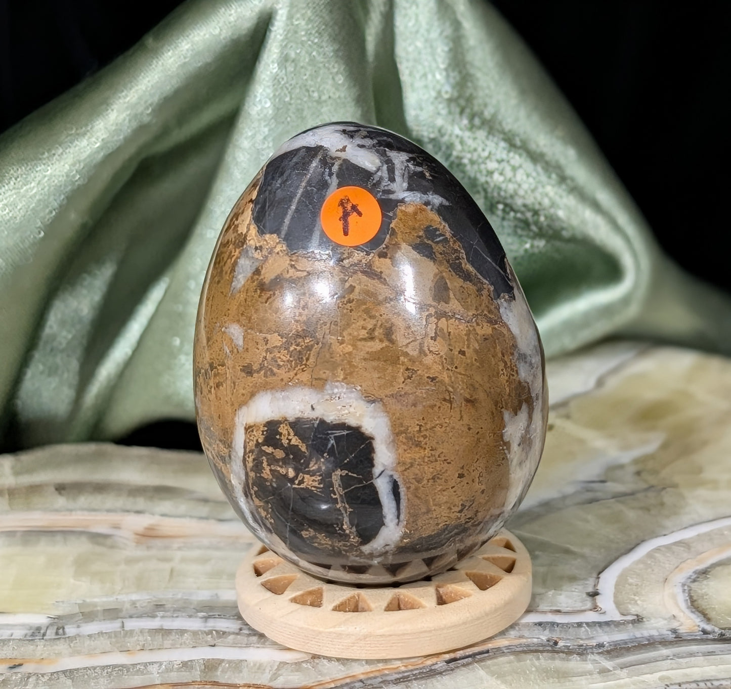 Hunter Jasper Egg