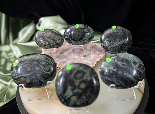 Kambaba Jasper Palm Stones