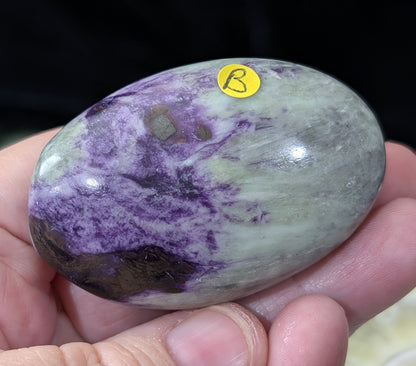 Kammererite Palm Stone