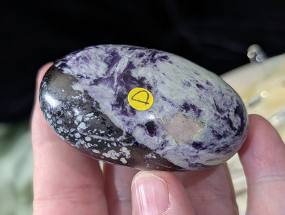 Kammererite Palm Stone