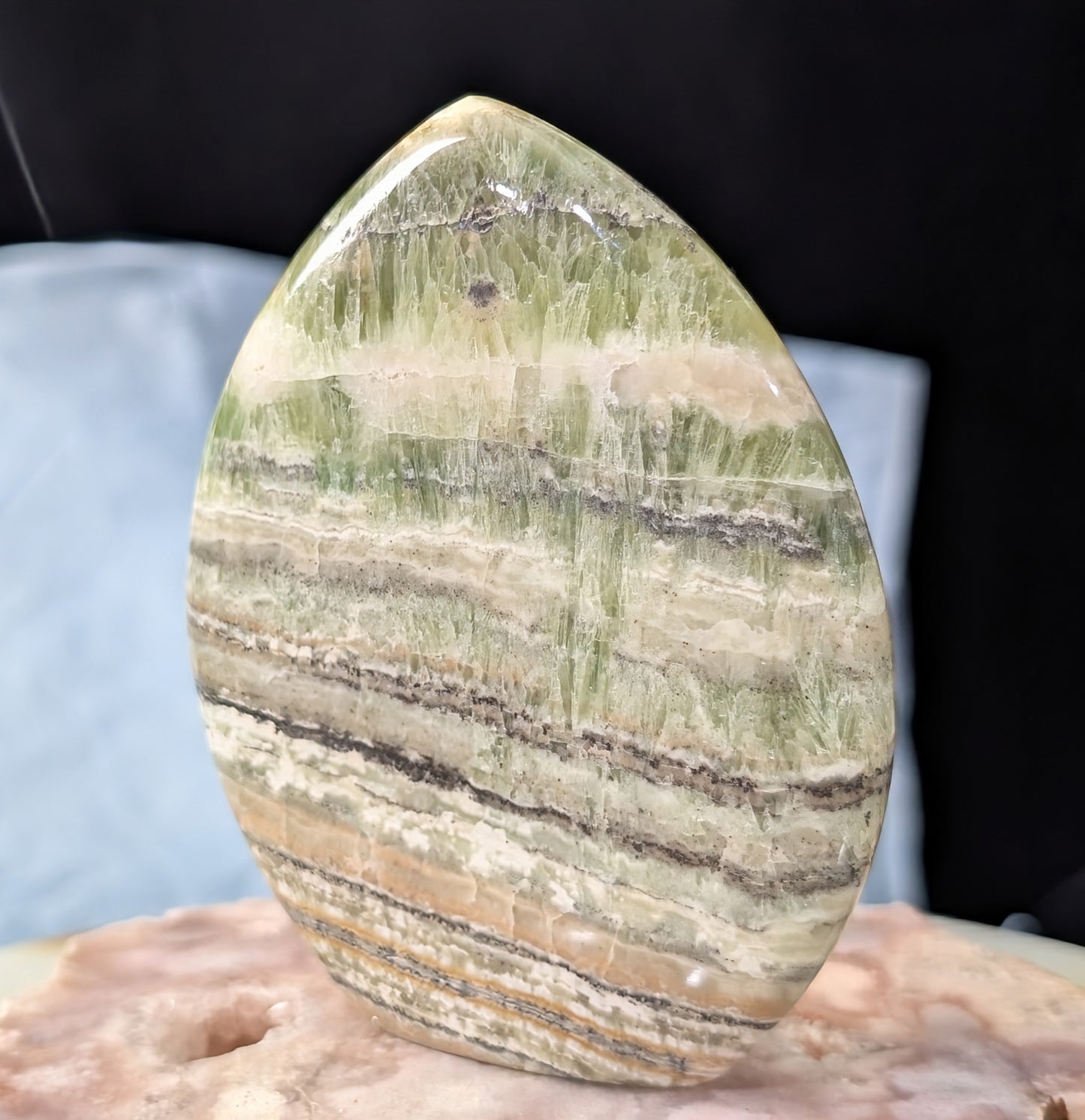Kiwi Calcite Freeform