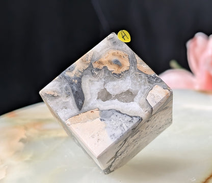 Maligano Jasper Floating Cube