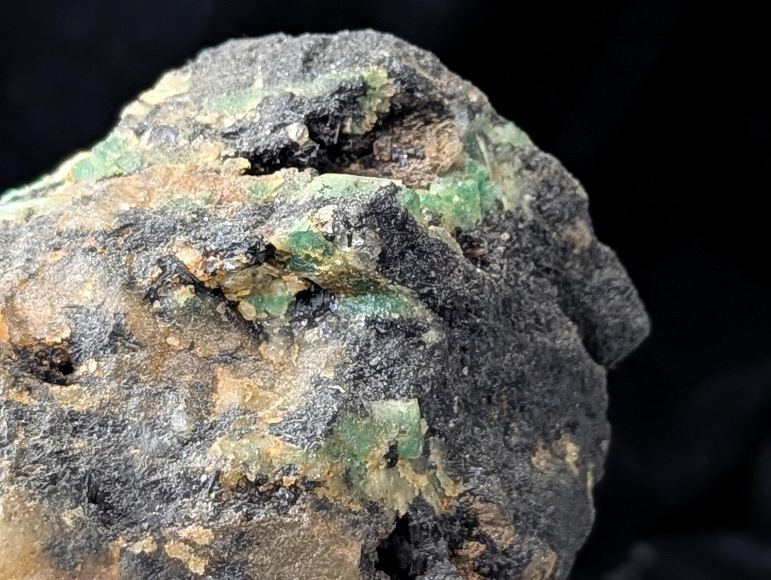 Natural Raw Emerald in Matrix Specimen 1D