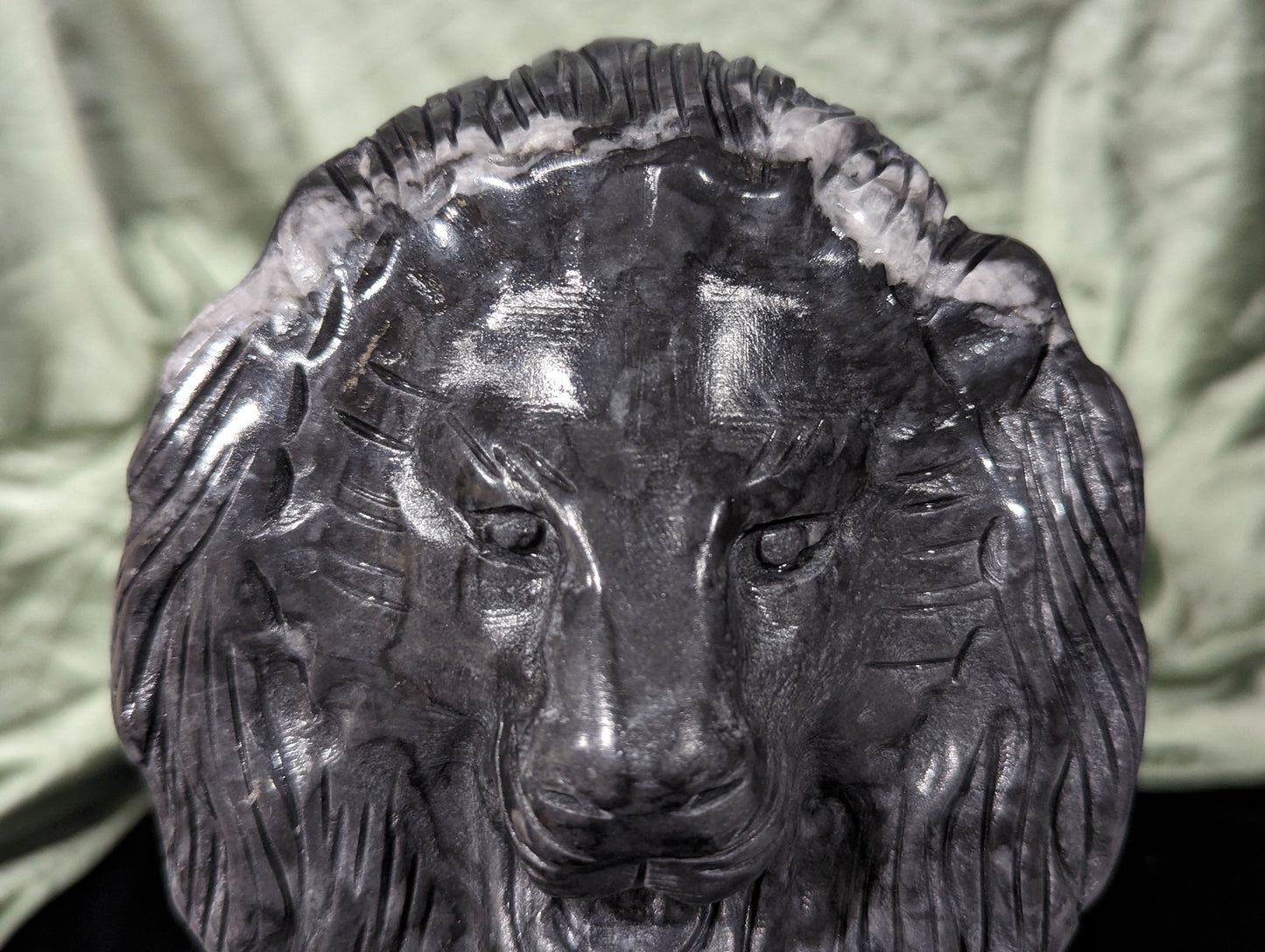 Black Jade Lion Head Carving