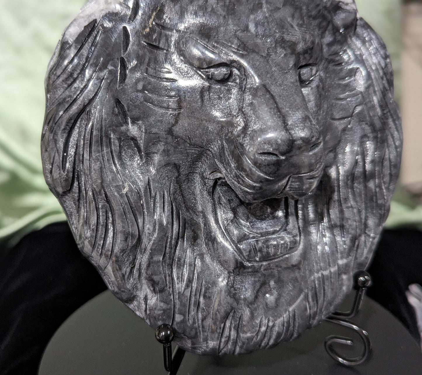 Black Jade Lion Head Carving