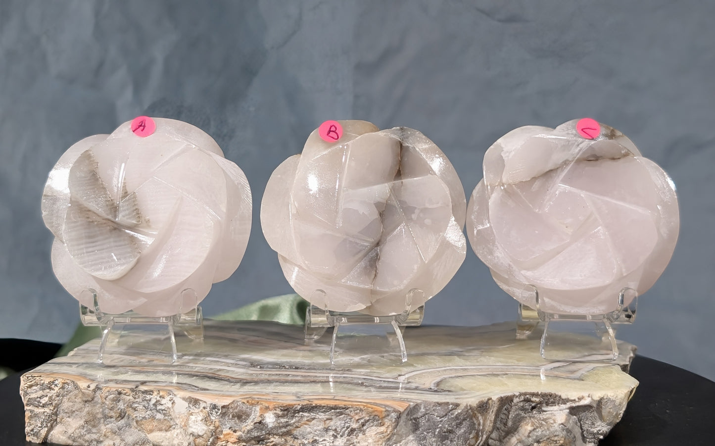 UV Reactive Smoky Pink Mangano Calcite Roses