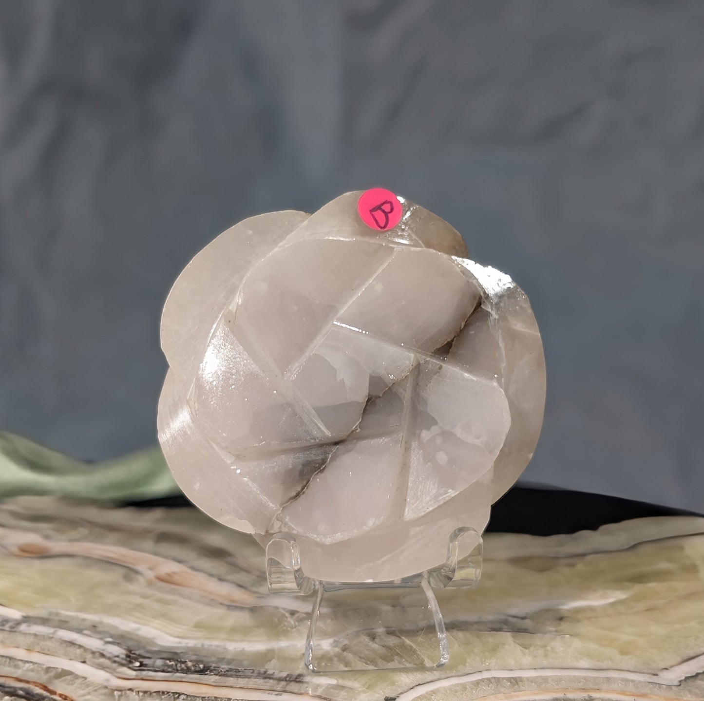 UV Reactive Smoky Pink Mangano Calcite Roses