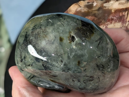 Prehnite And Epidote Skull