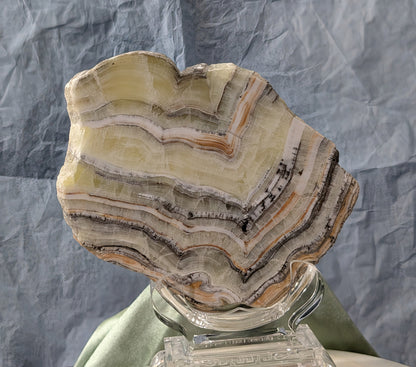 Raw Edged Brucite Slab