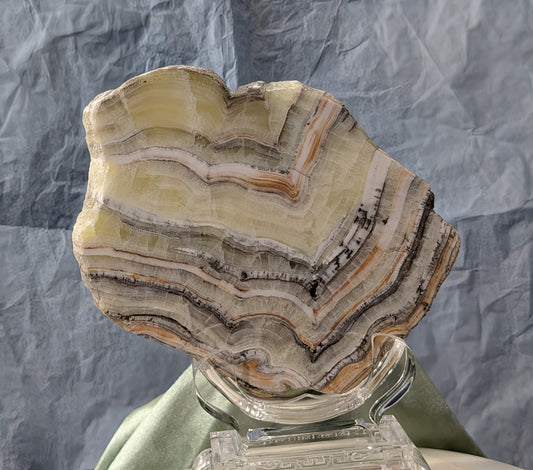 Raw Edged Brucite Slab