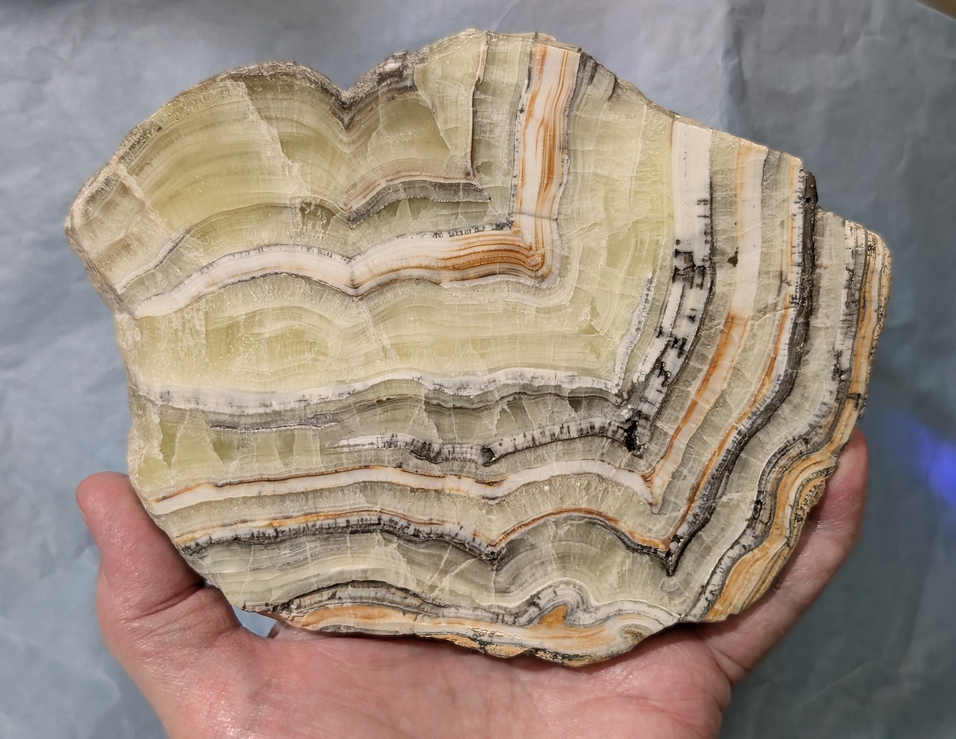 Raw Edged Brucite Slab