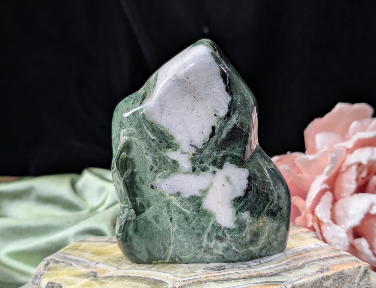 Serpentine and UV Reactive Calcite Freeform