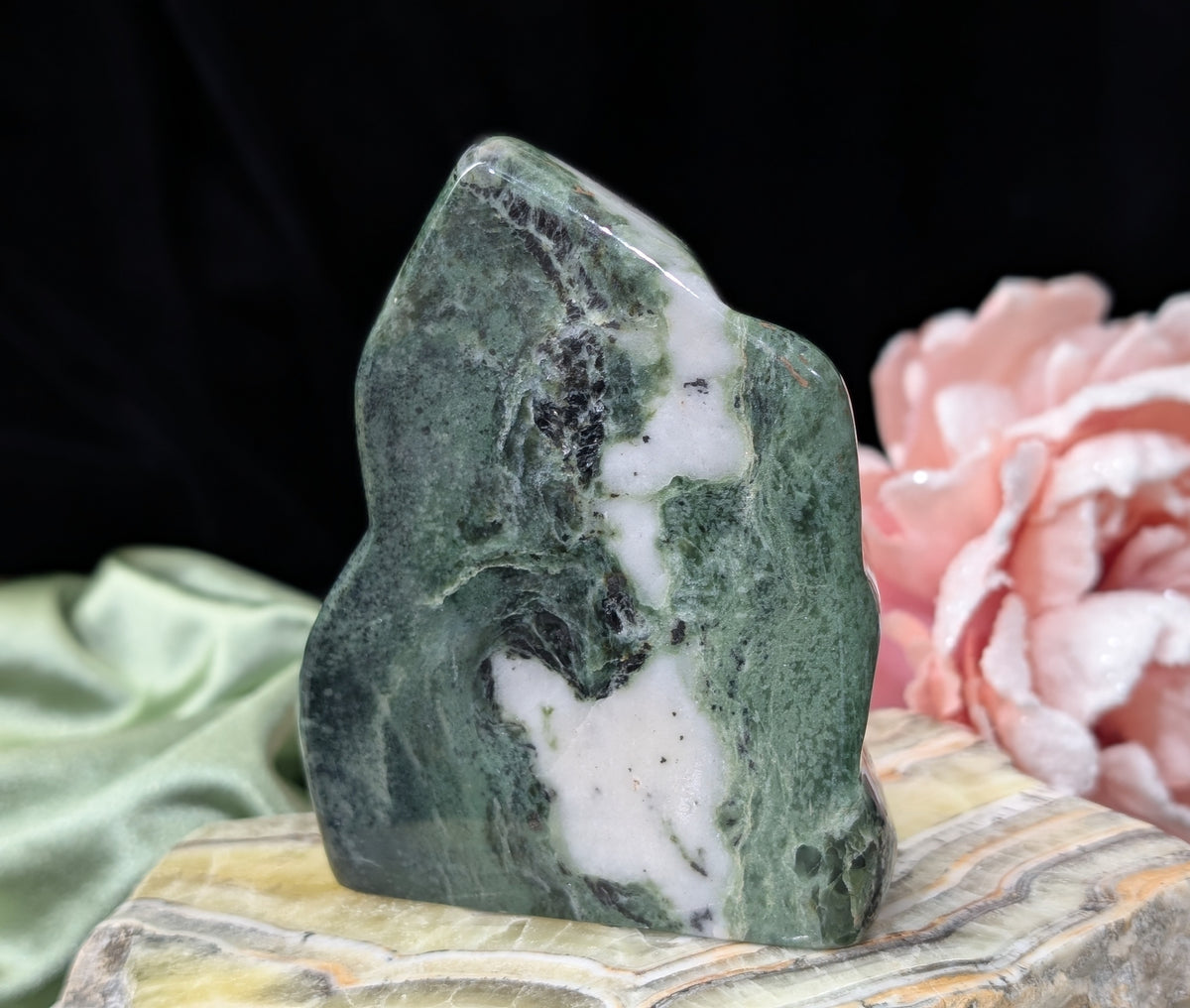 Serpentine and UV Reactive Calcite Freeform